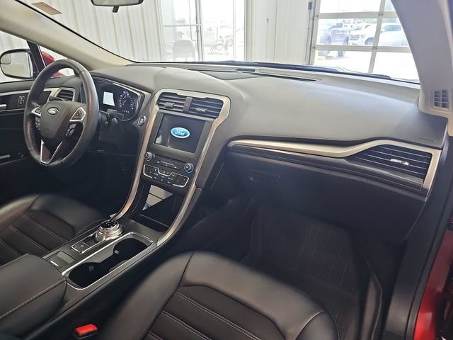 Used 2017 Ford Fusion SE w/ Equipment Group 201A FWD image 27