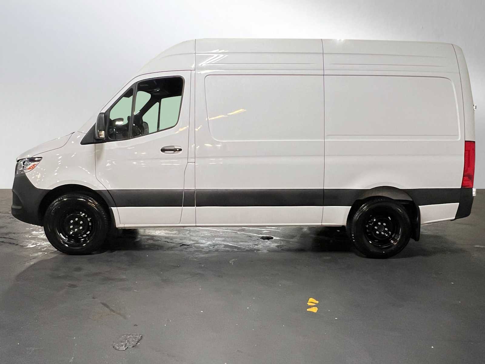 Used 2025 Mercedes-Benz Sprinter 2500 image 6
