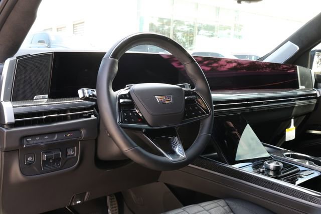 Used 2025 Cadillac Escalade V w/ LPO, ONYX Package image 10
