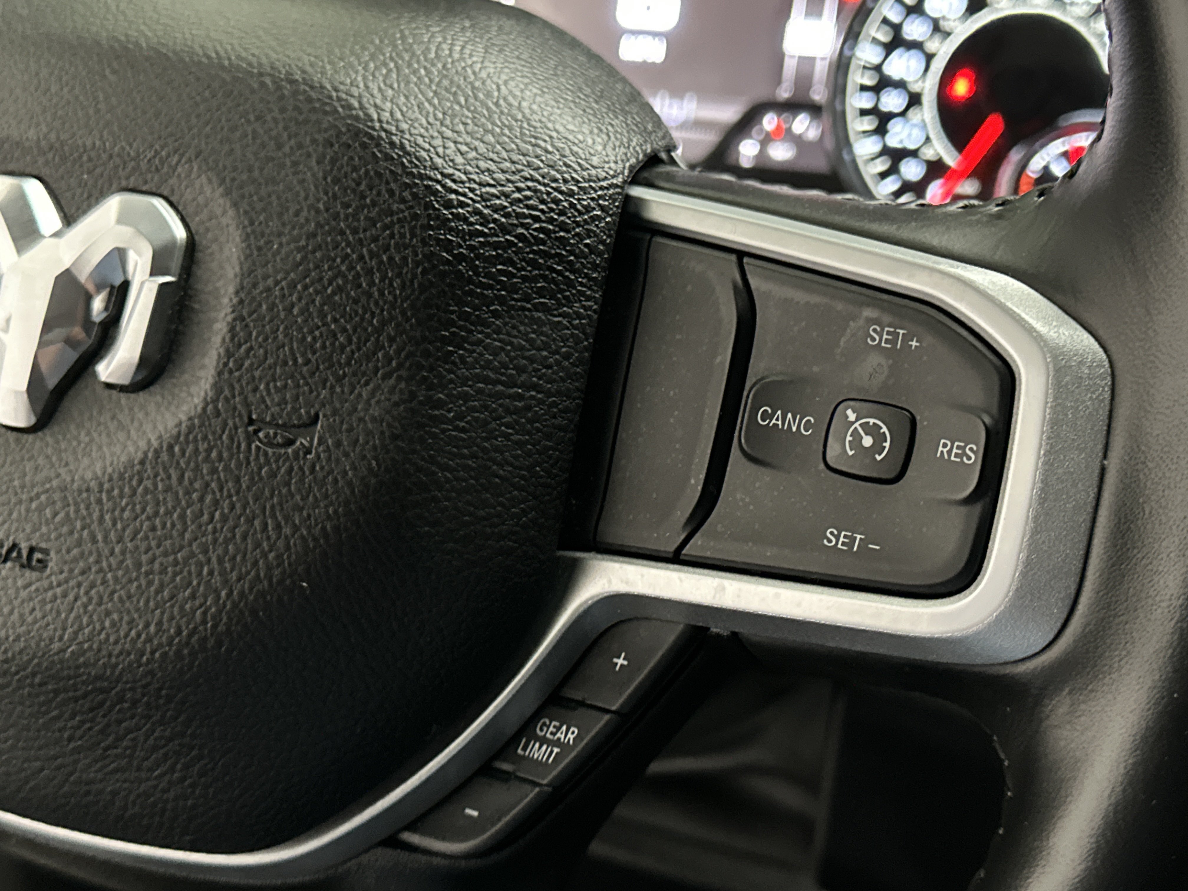 Used 2023 RAM 1500 Big Horn AWD/4WD image 28