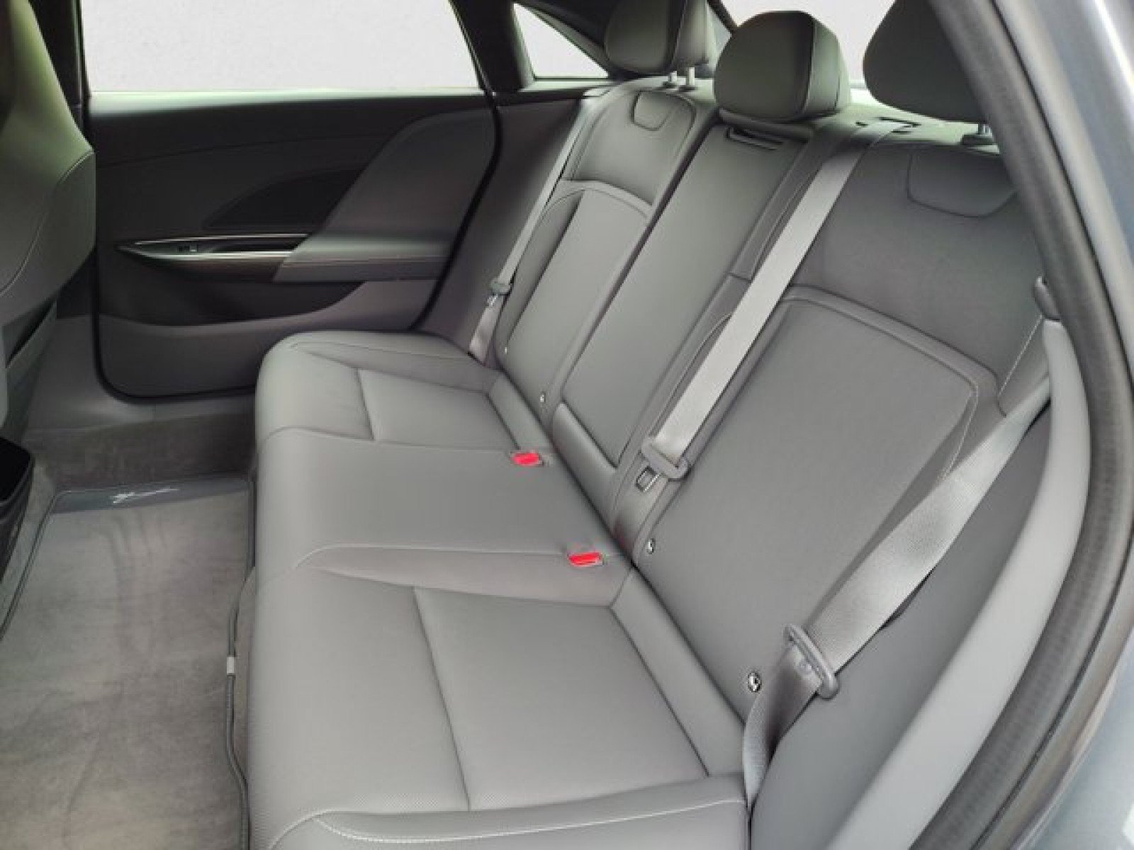 Used 2024 Lucid Air Pure RWD image 17