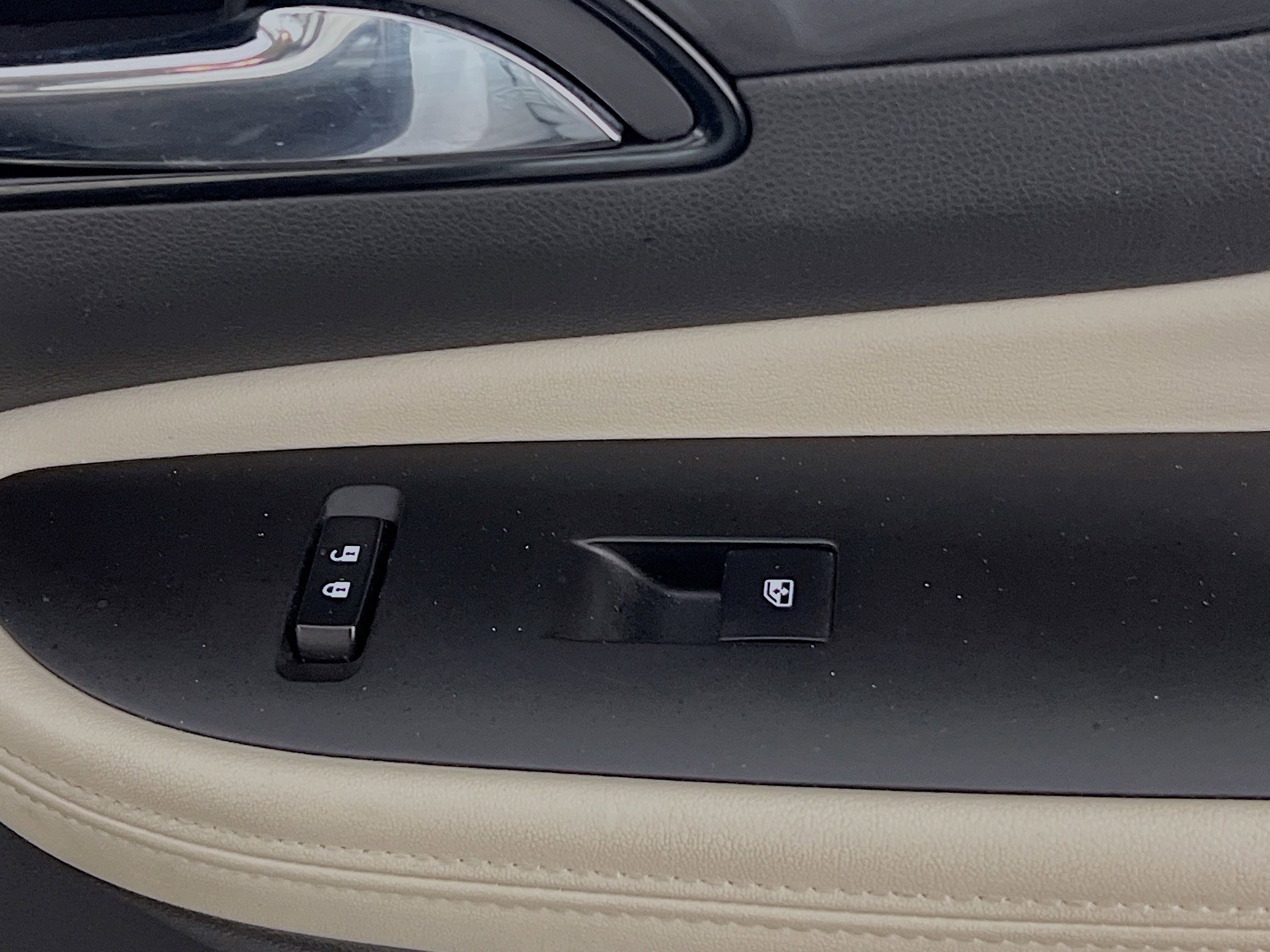 Used 2018 Buick Encore Sport Touring w/ Safety Package image 32