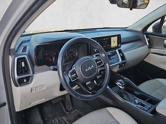 Used 2022 Kia Sorento EX w/ Panoramic Sunroof Package image 10