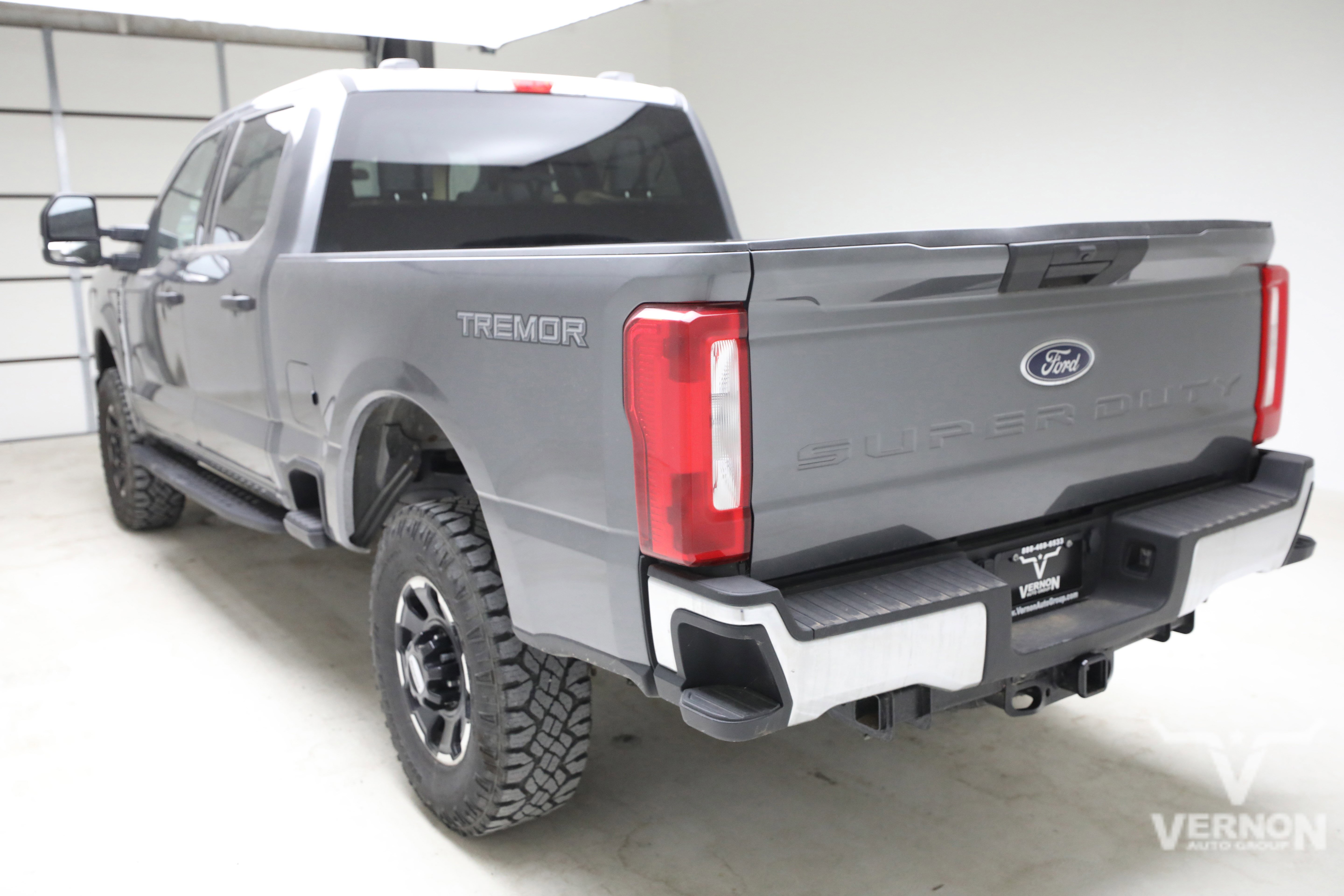 Used 2025 Ford F250 XLT w/ Tremor Off-Road Package AWD/4WD image 3