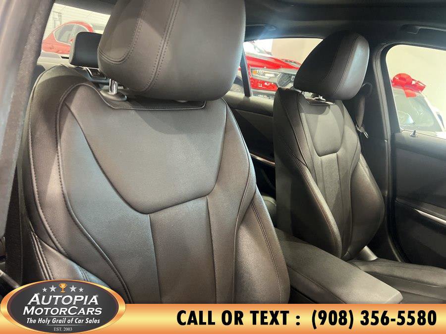 Used 2021 BMW 330i Sedan w/ Premium Package image 12