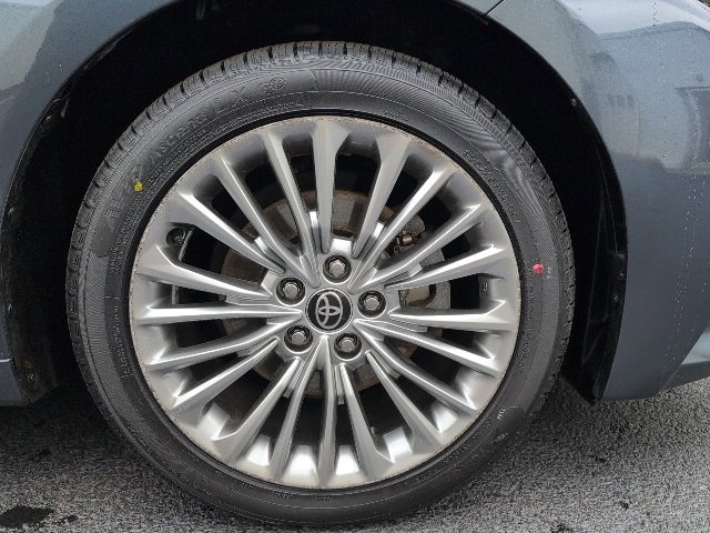 Used 2022 Toyota Avalon Limited image 8