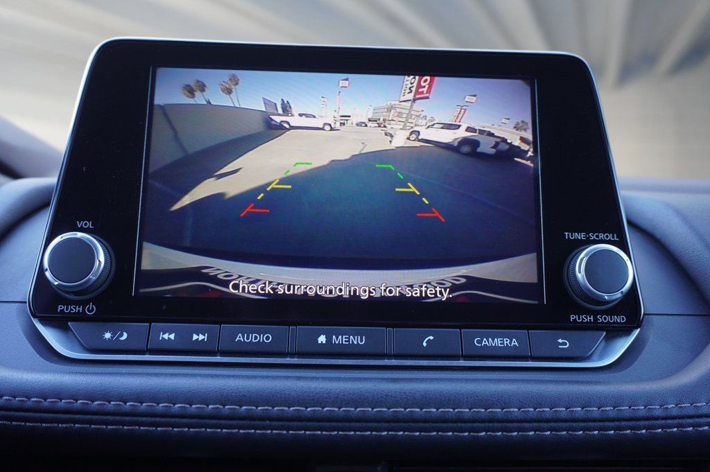 Used 2023 Nissan Rogue S image 15