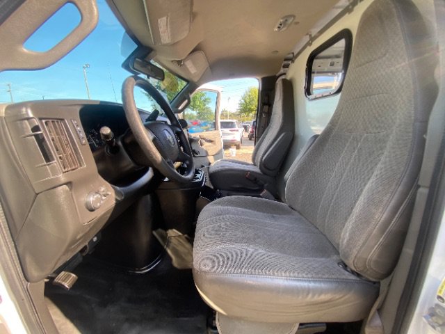 Used 2019 Chevrolet Express 2500 RWD image 10
