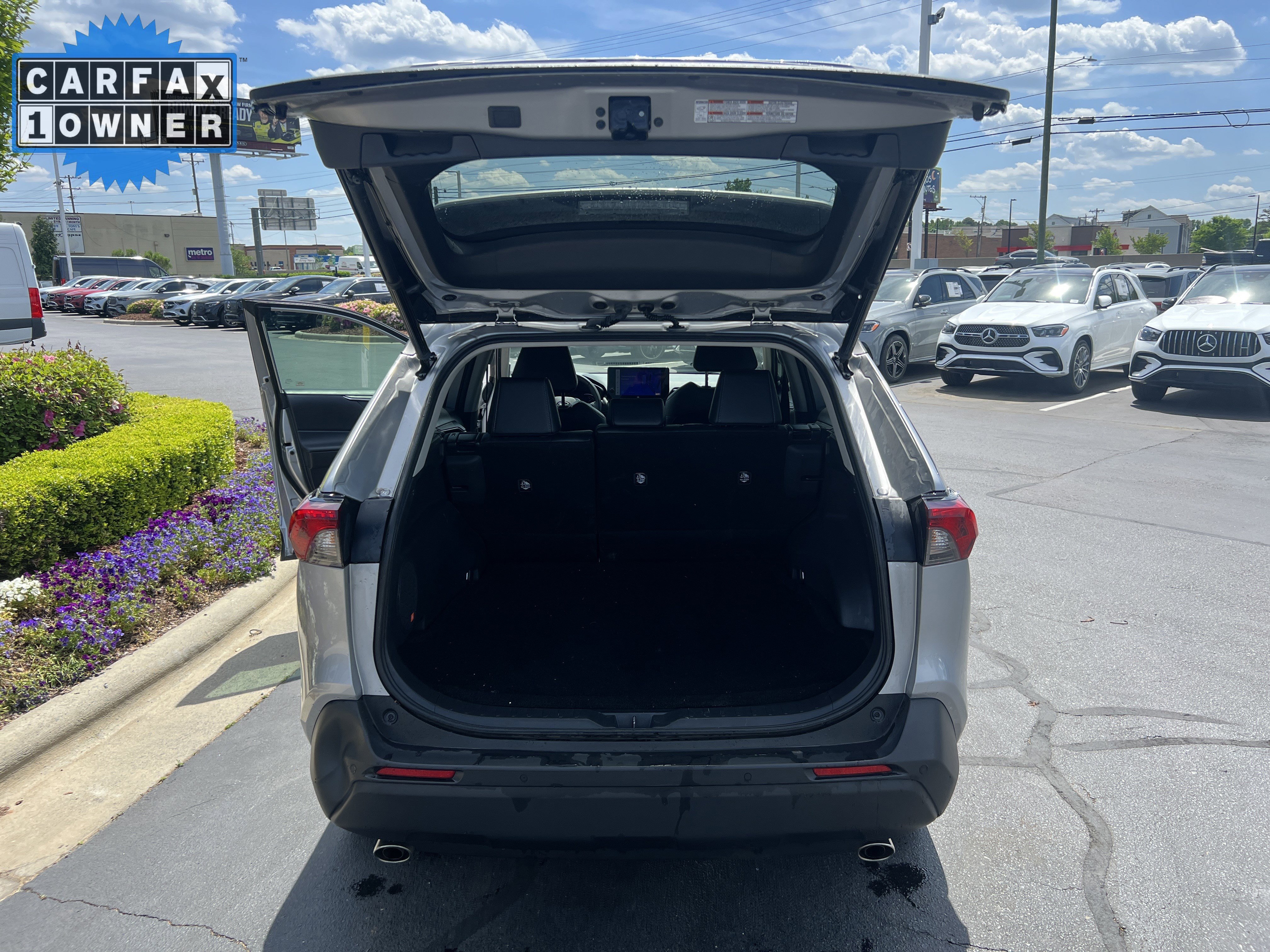 Used 2023 Toyota RAV4 XLE Premium FWD image 32