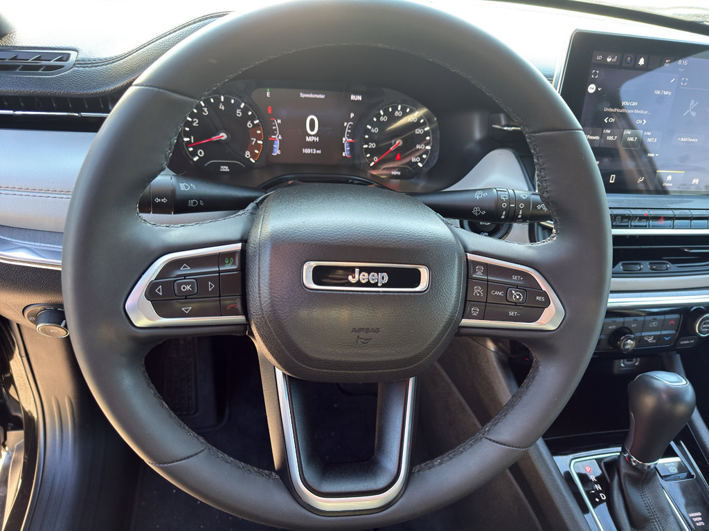 Used 2023 Jeep Compass Limited image 16