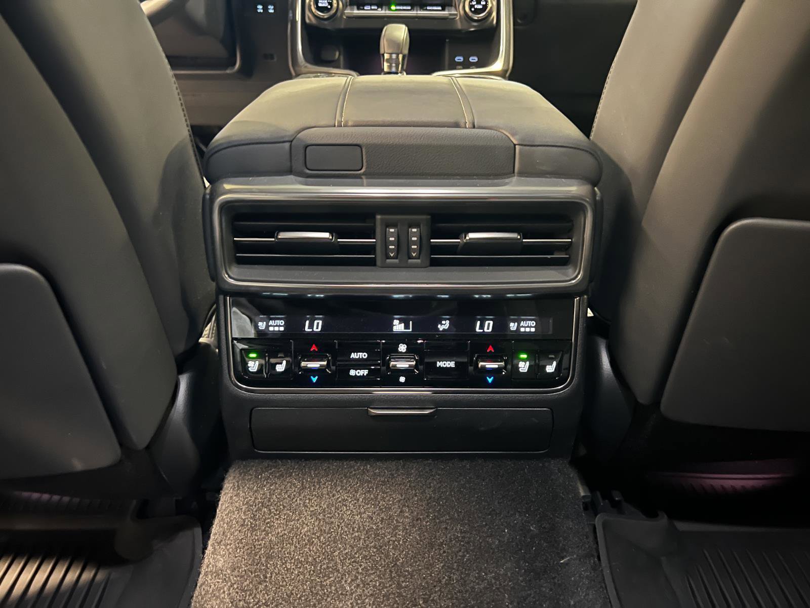 Used 2025 Lexus LX 700h Overtrail image 32