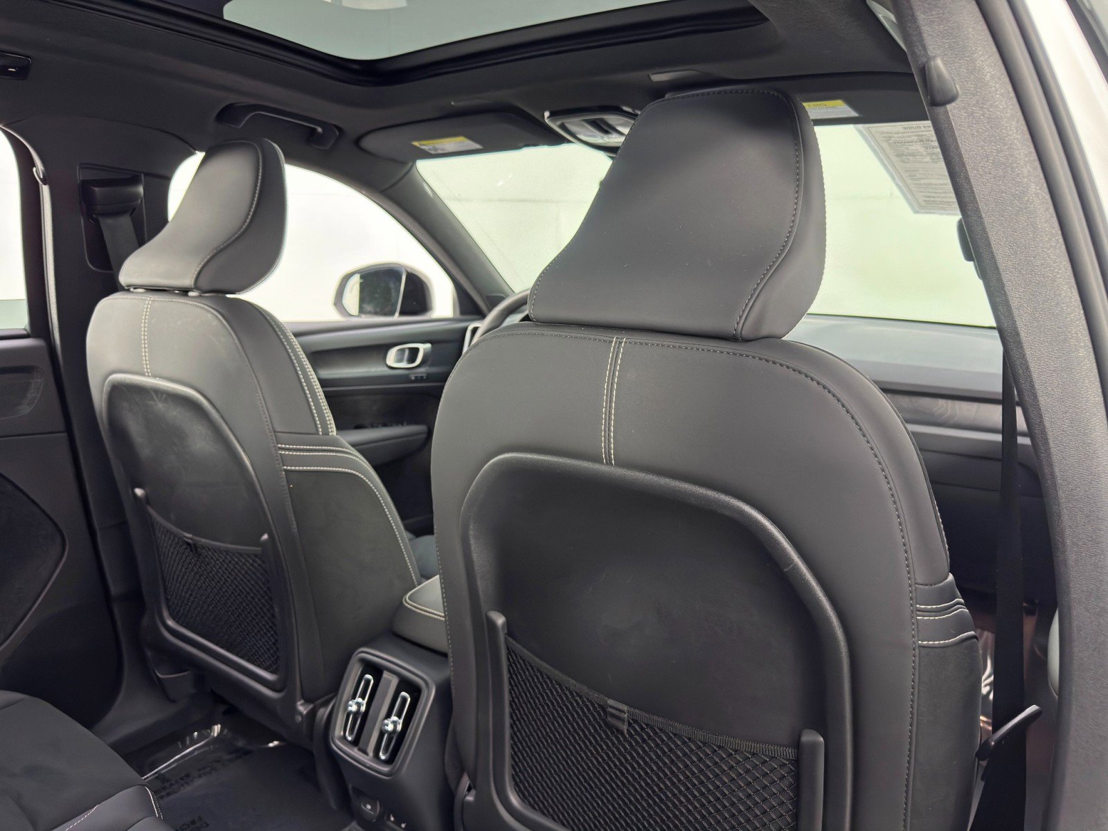 Used 2024 Volvo XC40 Recharge Plus w/ Protection Package Premier image 35