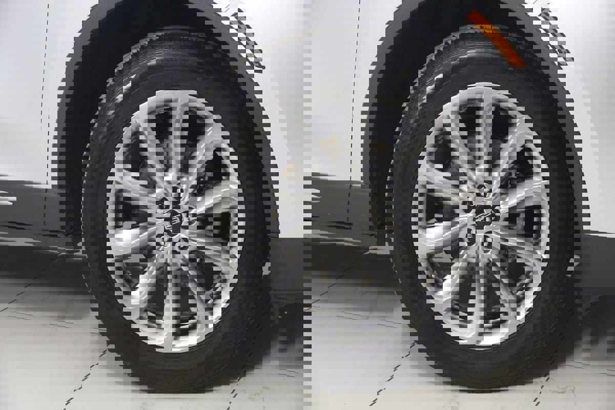 Used 2020 Lincoln Corsair FWD w/ Premium Package image 16