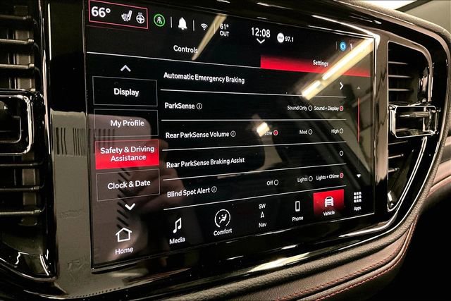 Used 2024 Dodge Durango GT image 39