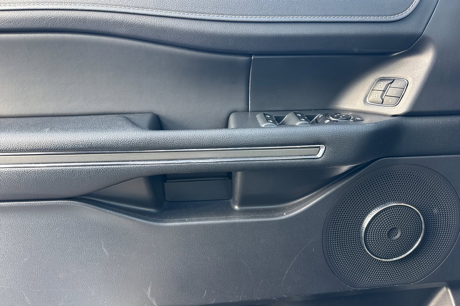 Used 2024 Ford Expedition XLT image 11