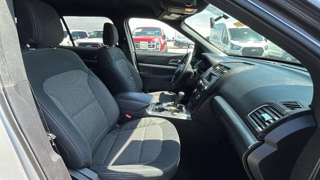 Certified 2018 Ford Explorer XLT FWD image 11