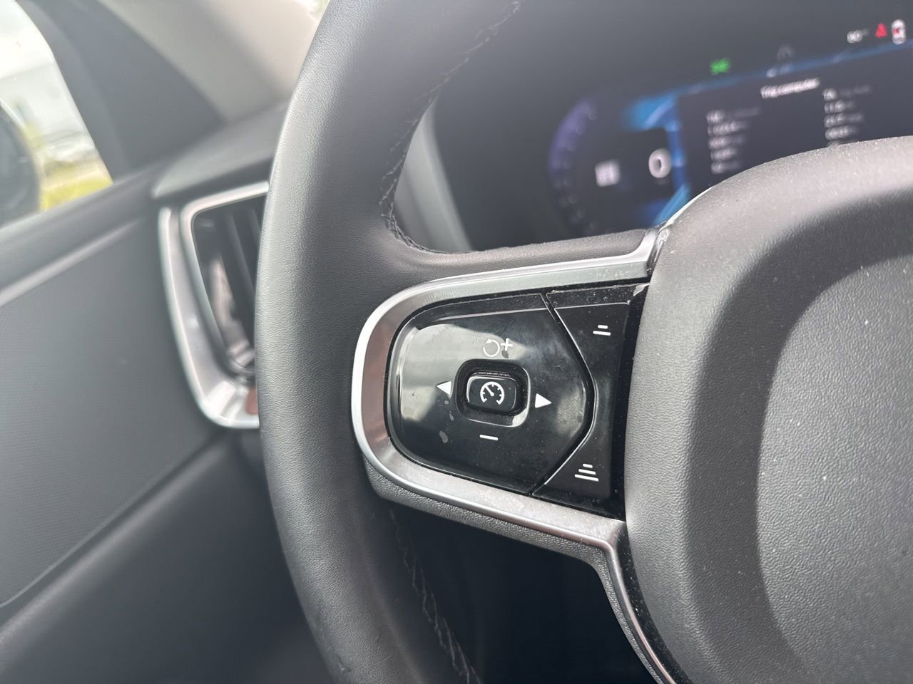 Certified 2024 Volvo S60 B5 Plus image 19