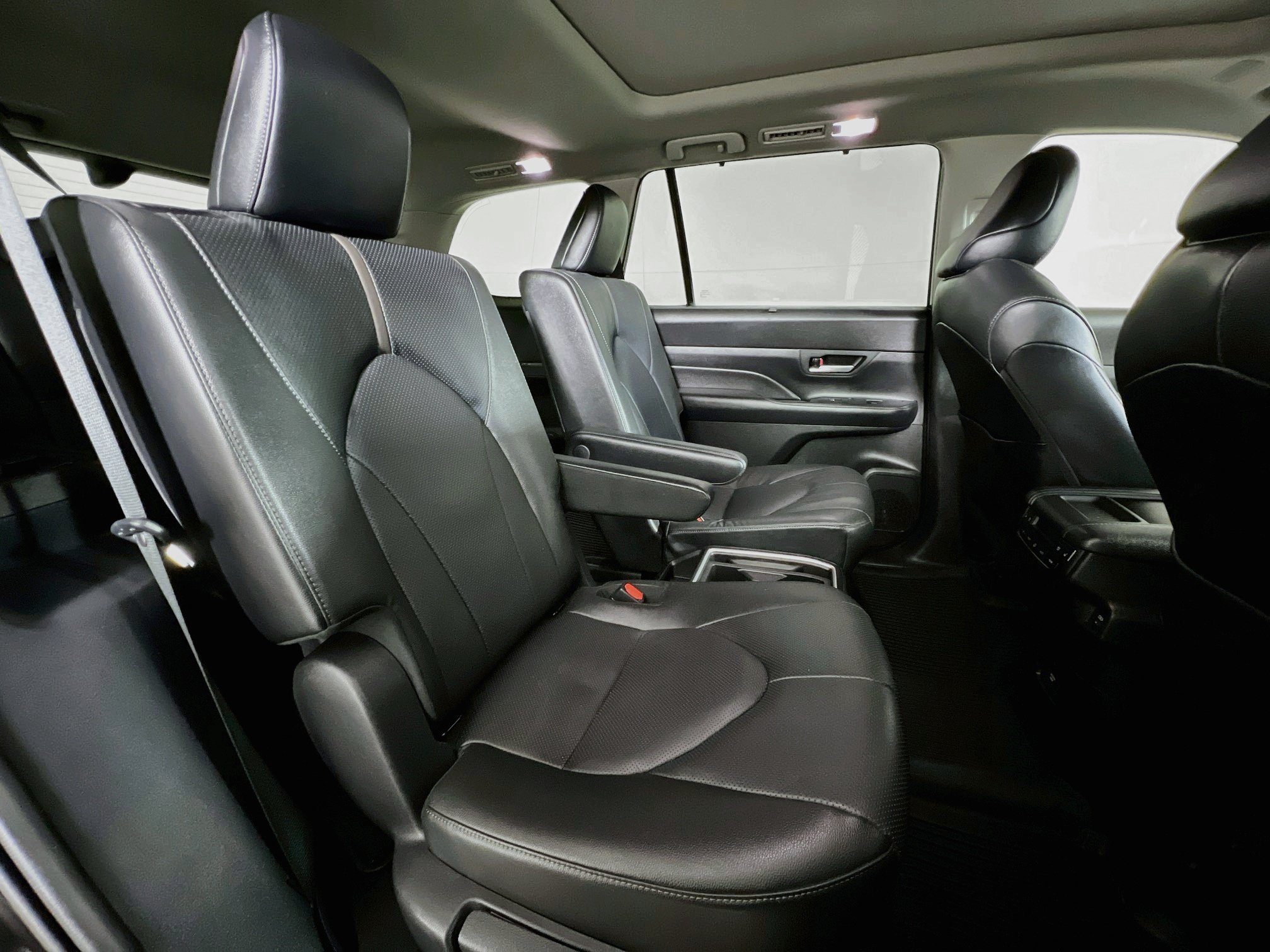 Certified 2025 Toyota Grand Highlander AWD image 24