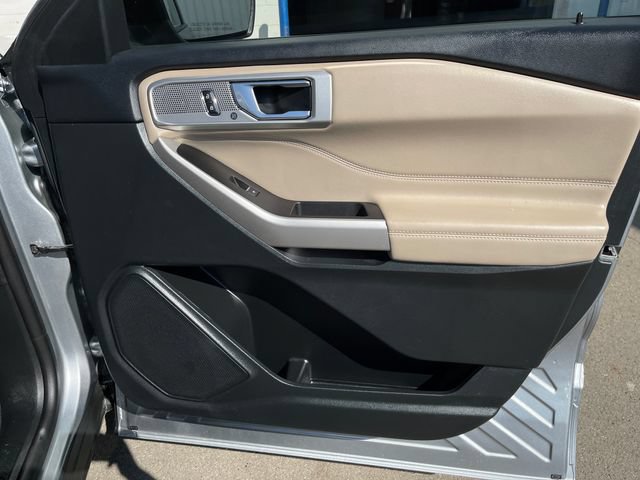 Used 2024 Ford Explorer XLT w/ Equipment Group 202A AWD/4WD image 40