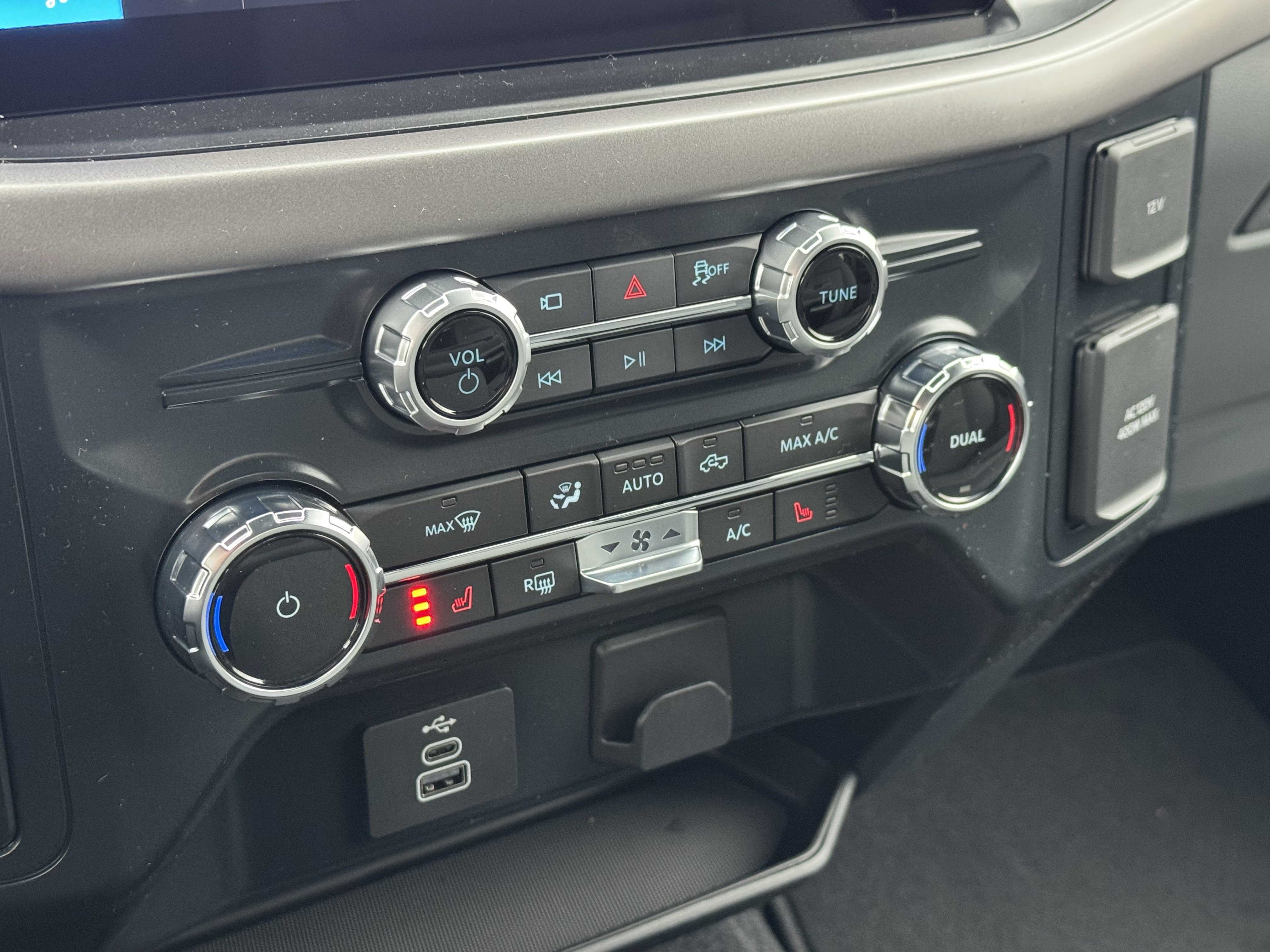 New 2026 Ford F150 XLT w/ Equipment Group 302A MID image 19