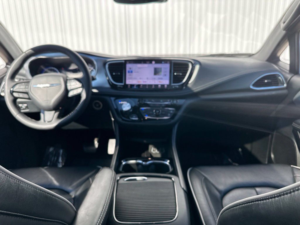 Used 2025 Chrysler Pacifica Limited FWD image 38