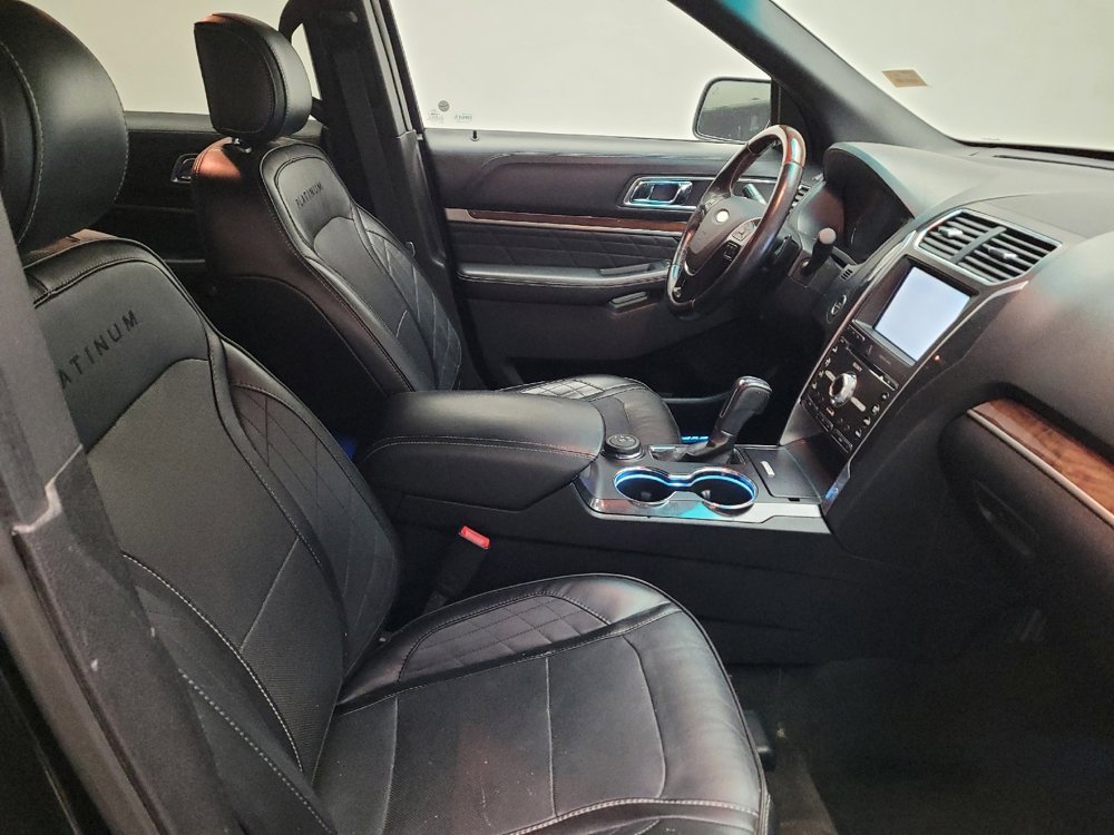 Used 2016 Ford Explorer Platinum image 21