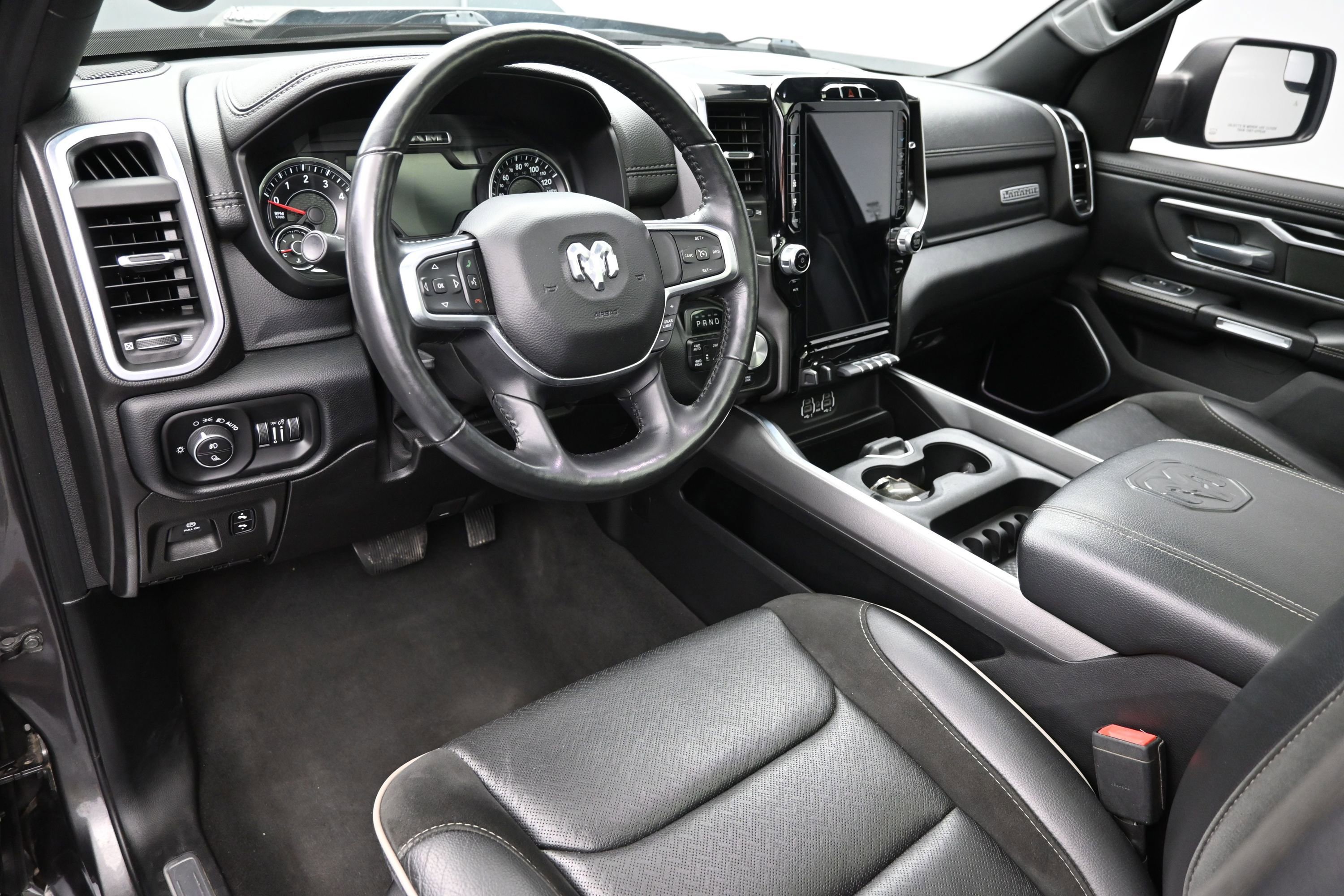 Used 2020 RAM 1500 Laramie w/ Sport Appearance Package AWD/4WD image 22