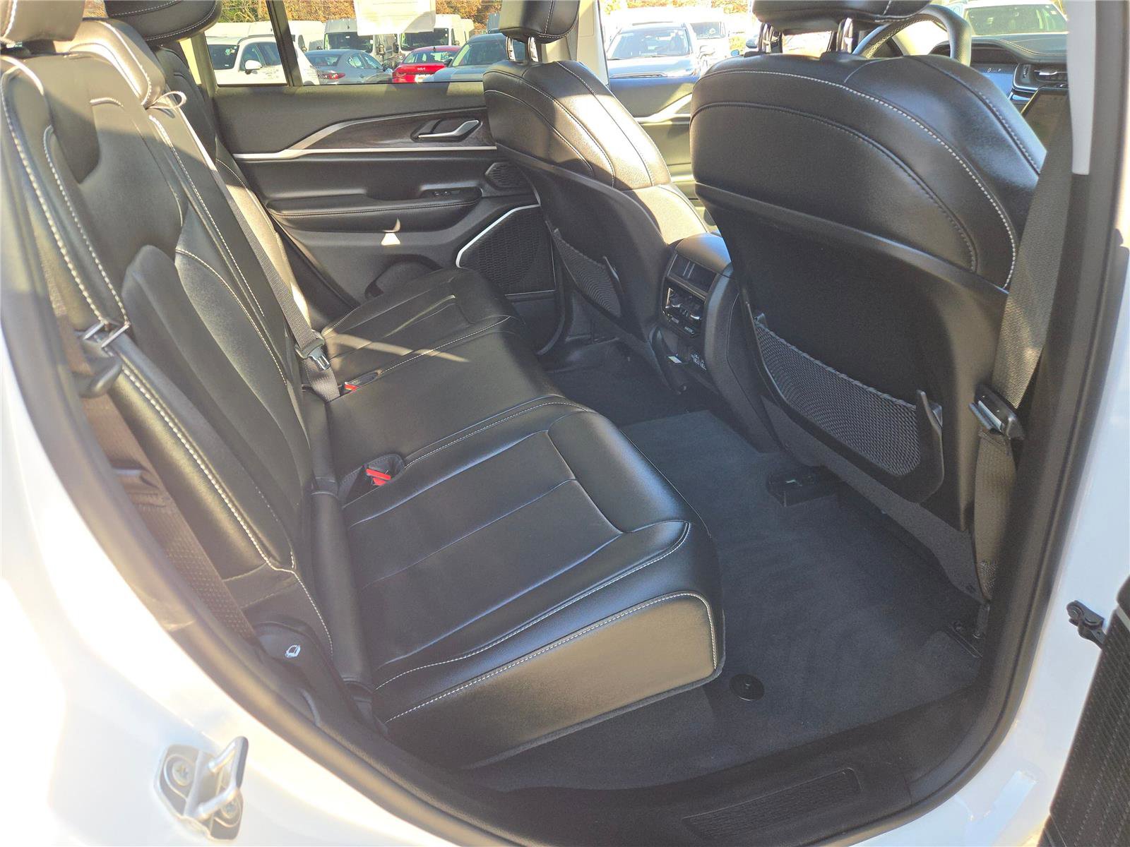 Used 2022 Jeep Grand Cherokee Limited 4xe image 11