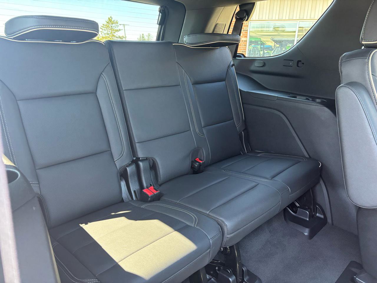 Used 2024 Chevrolet Tahoe Premier w/ Premium Package AWD/4WD image 14