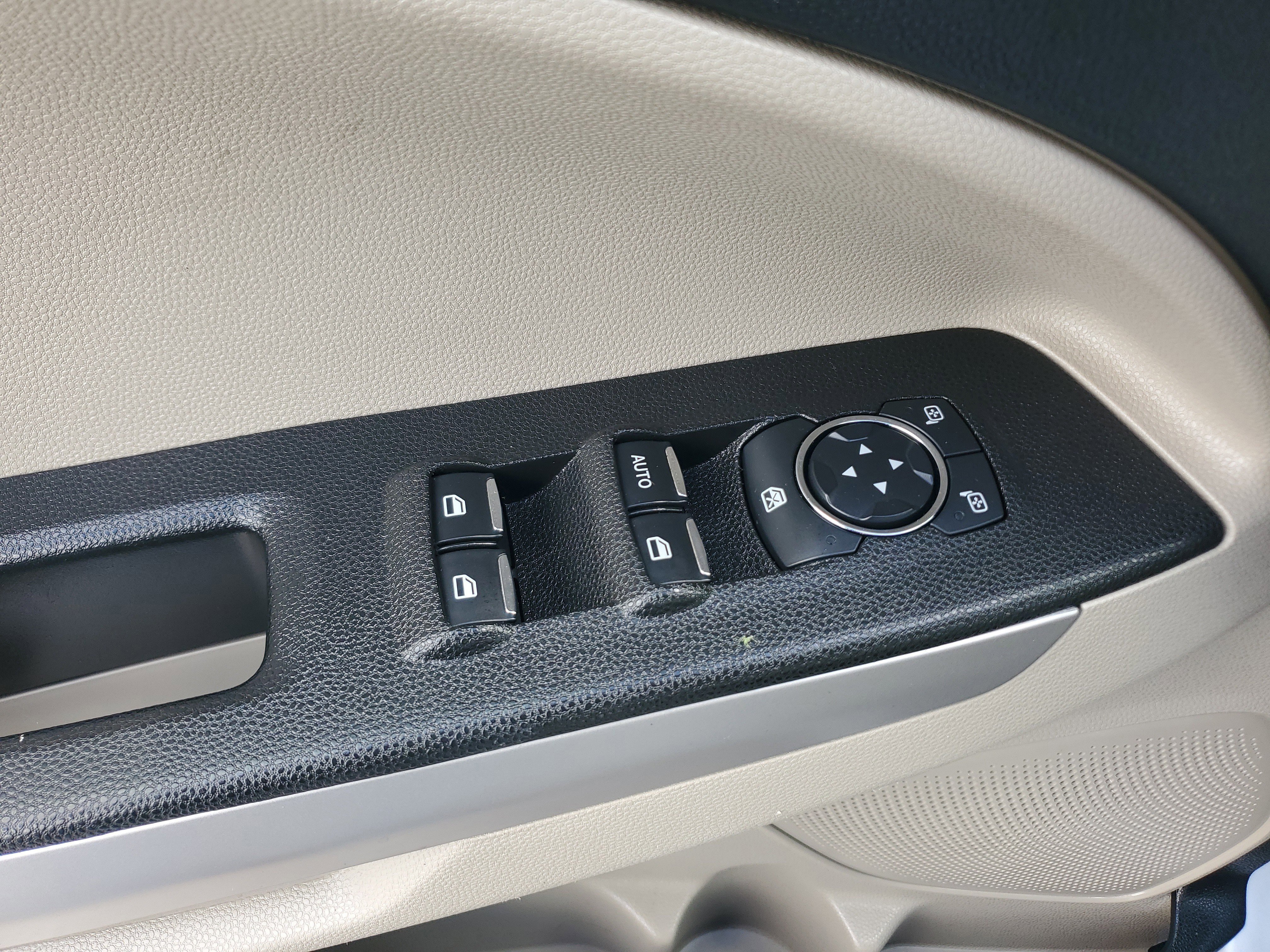 Used 2021 Ford EcoSport S image 26