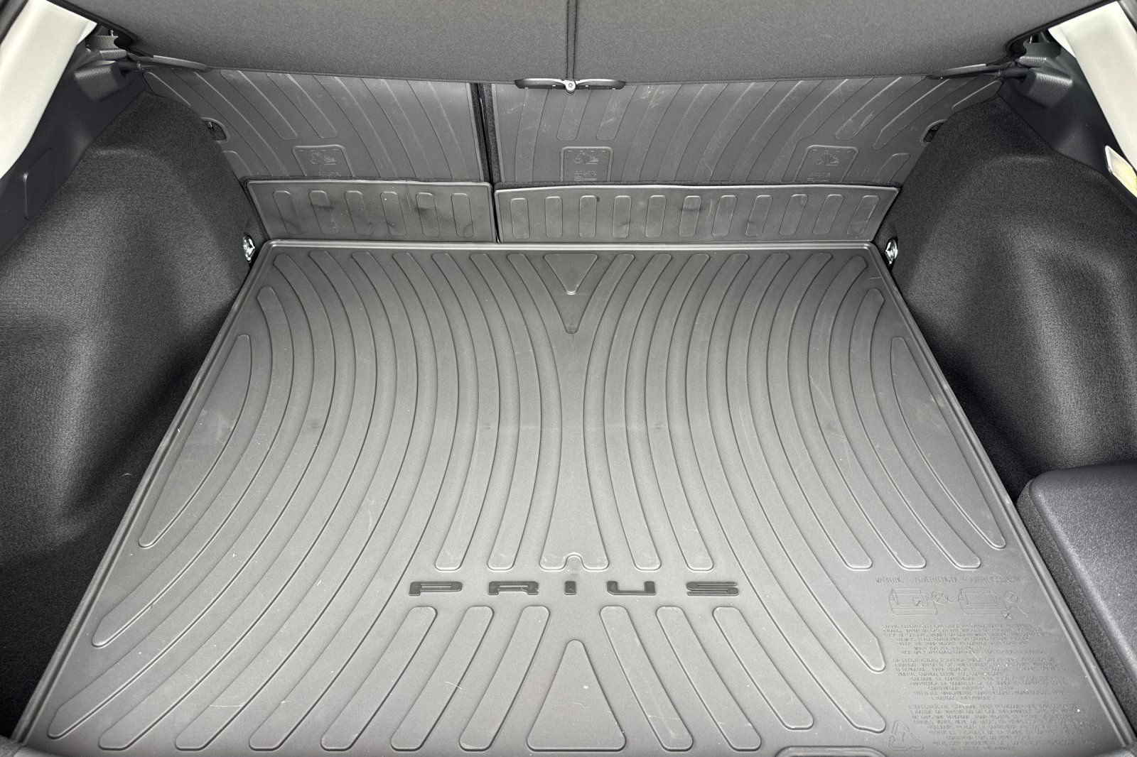 New 2027 Toyota Prius FWD image 17