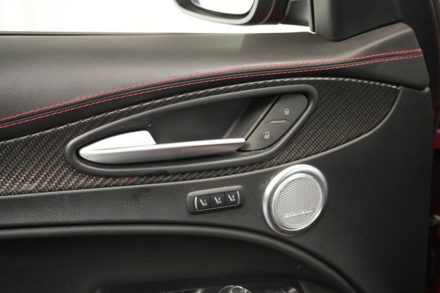 Used 2018 Alfa Romeo Stelvio Quadrifoglio w/ Driver Assist Dynamic Package image 37