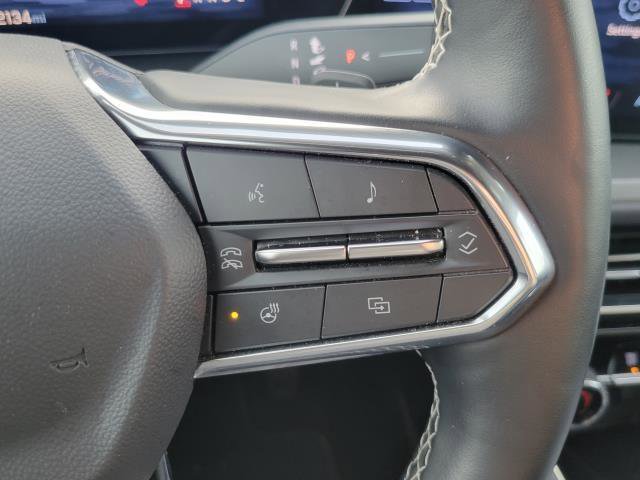 Used 2025 Chevrolet Traverse LT image 14