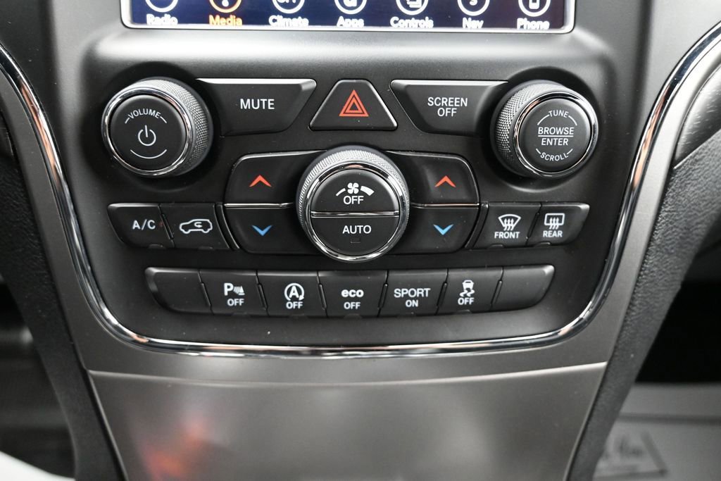 Used 2018 Jeep Grand Cherokee Altitude AWD/4WD image 18