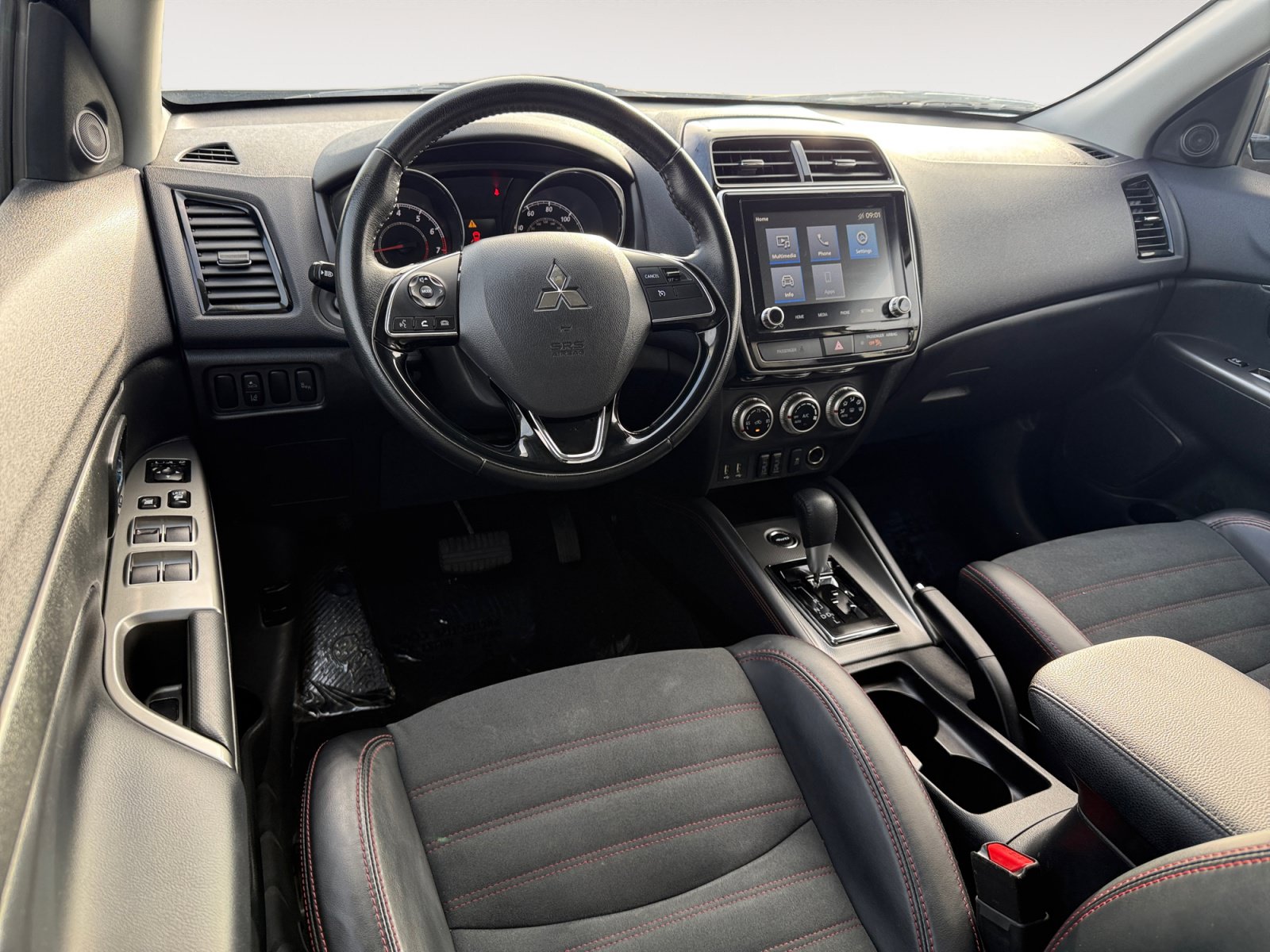 Used 2024 Mitsubishi Outlander Sport SE AWD/4WD image 15