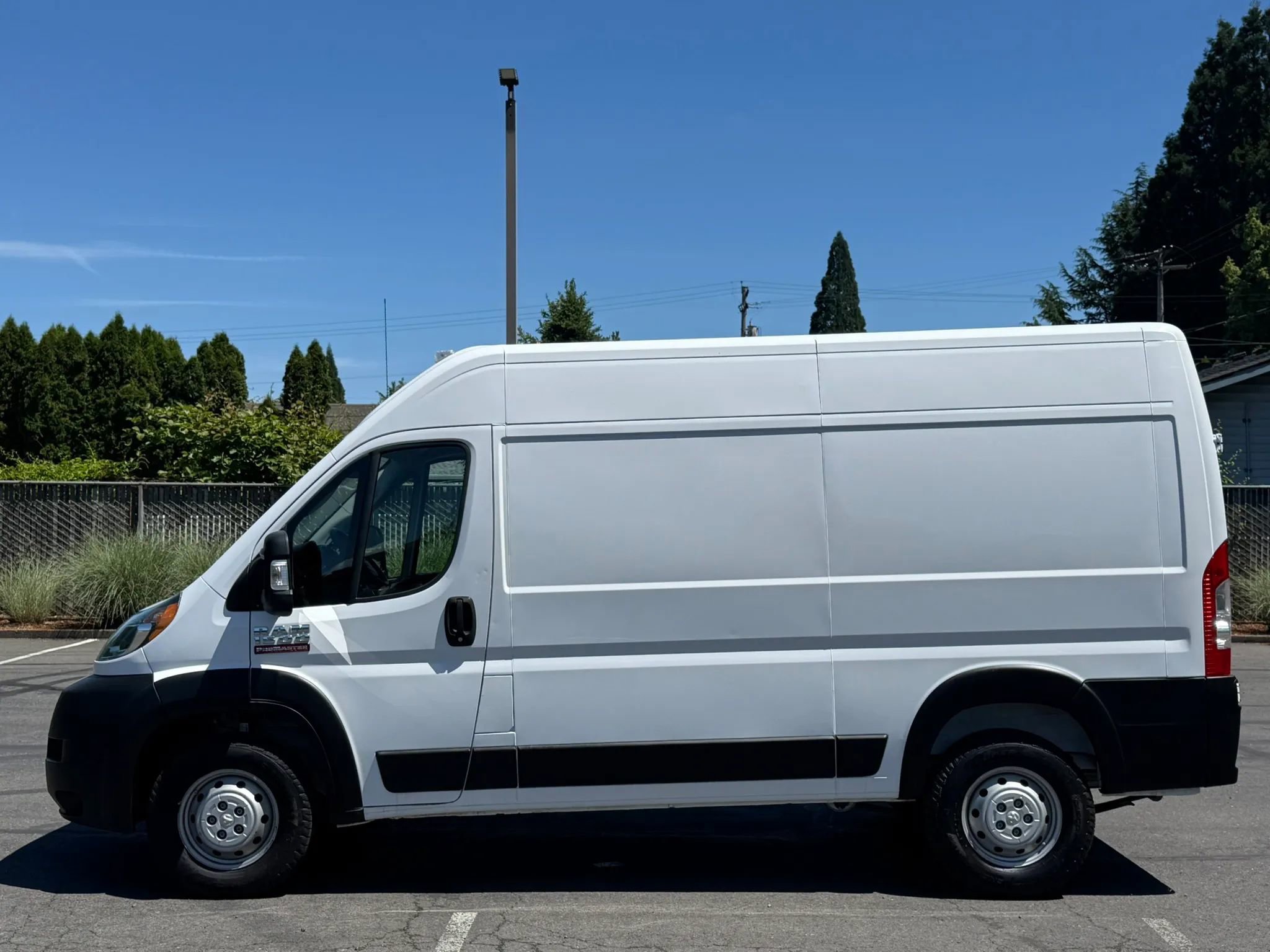 Used 2020 RAM ProMaster 1500 FWD image 2