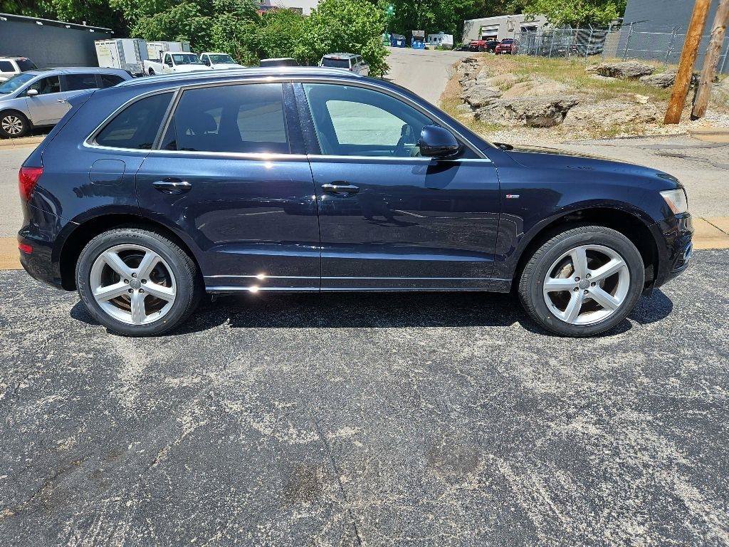 Used 2017 Audi Q5 2.0T Premium Plus w/ Technology Package AWD/4WD image 3