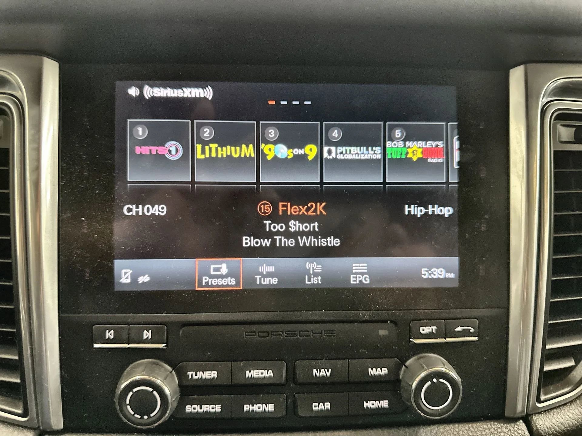 Used 2017 Porsche Macan S image 18