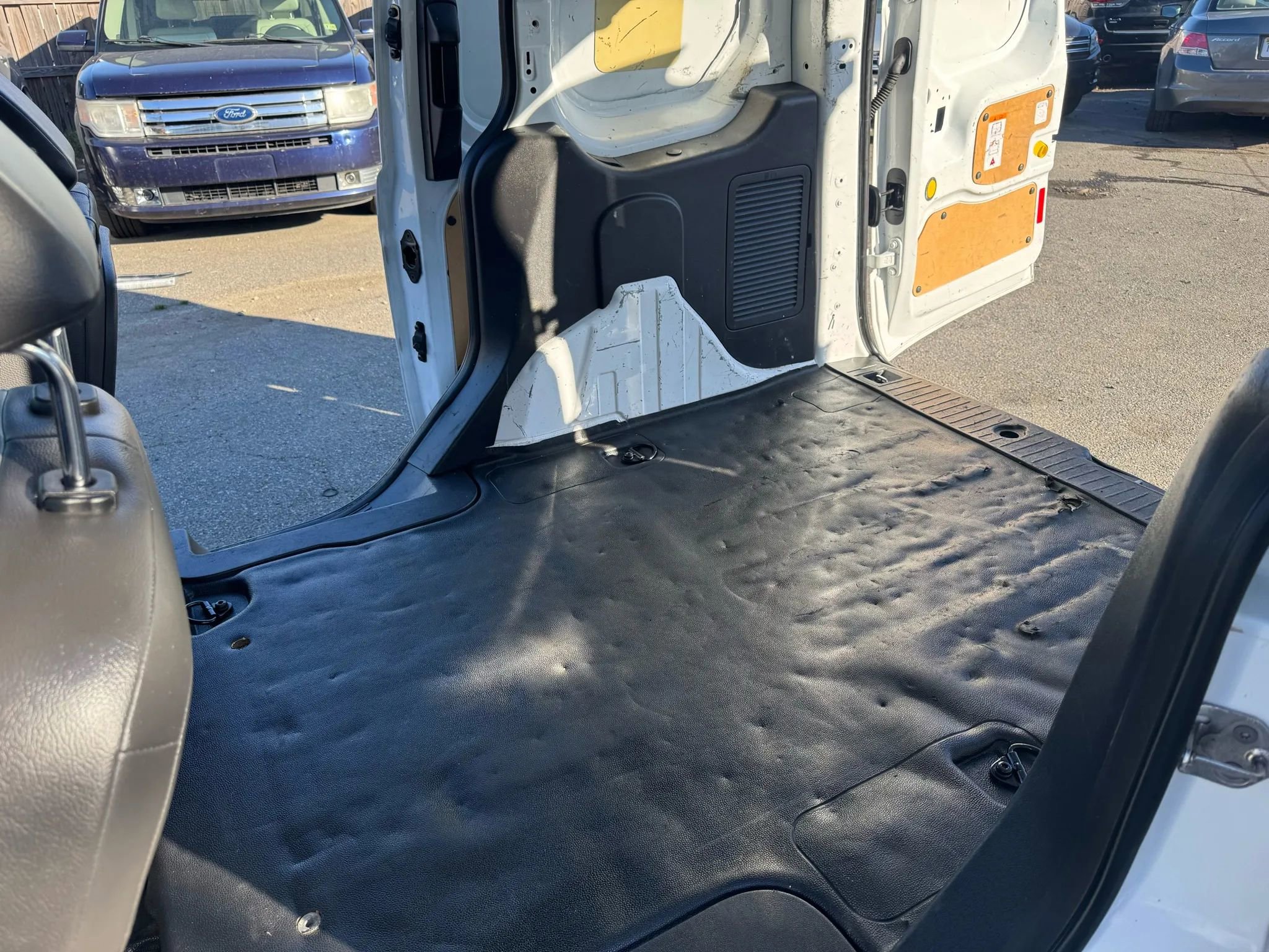 Used 2015 Ford Transit Connect XL image 13