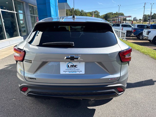 New 2026 Chevrolet Trax RS w/ Sunroof Package FWD image 5