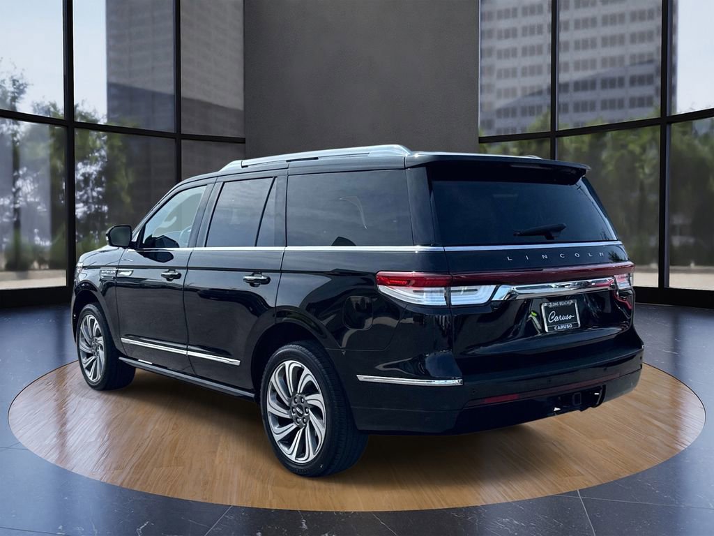 Certified 2023 Lincoln Navigator Reserve image 4