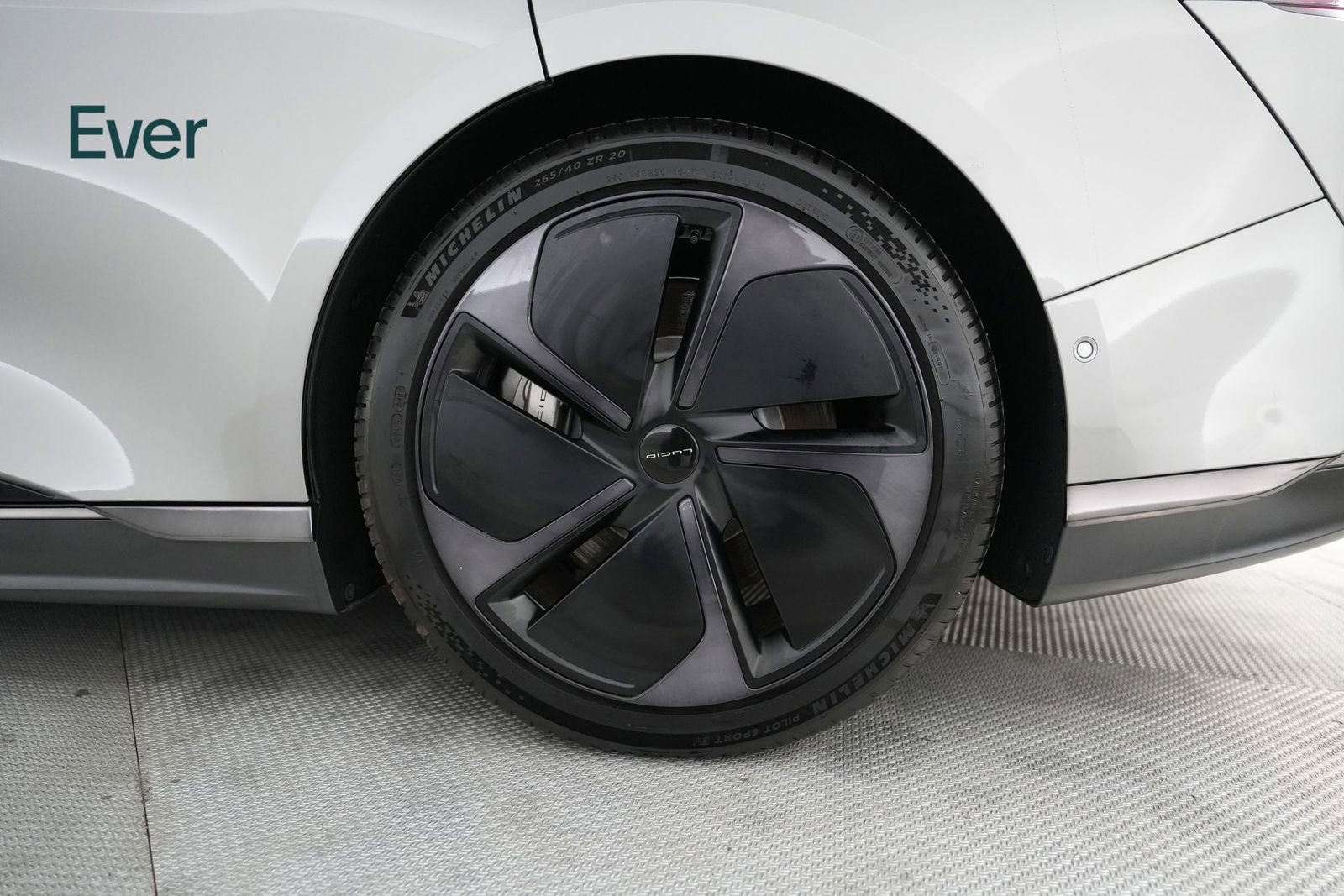 Used 2023 Lucid Air Touring image 9