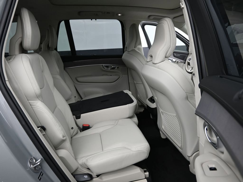 New 2026 Volvo XC90 B6 Ultra w/ Lounge Package image 17