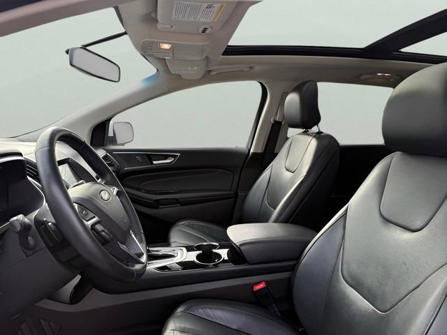 Used 2017 Ford Edge Titanium w/ Equipment Group 301A image 18