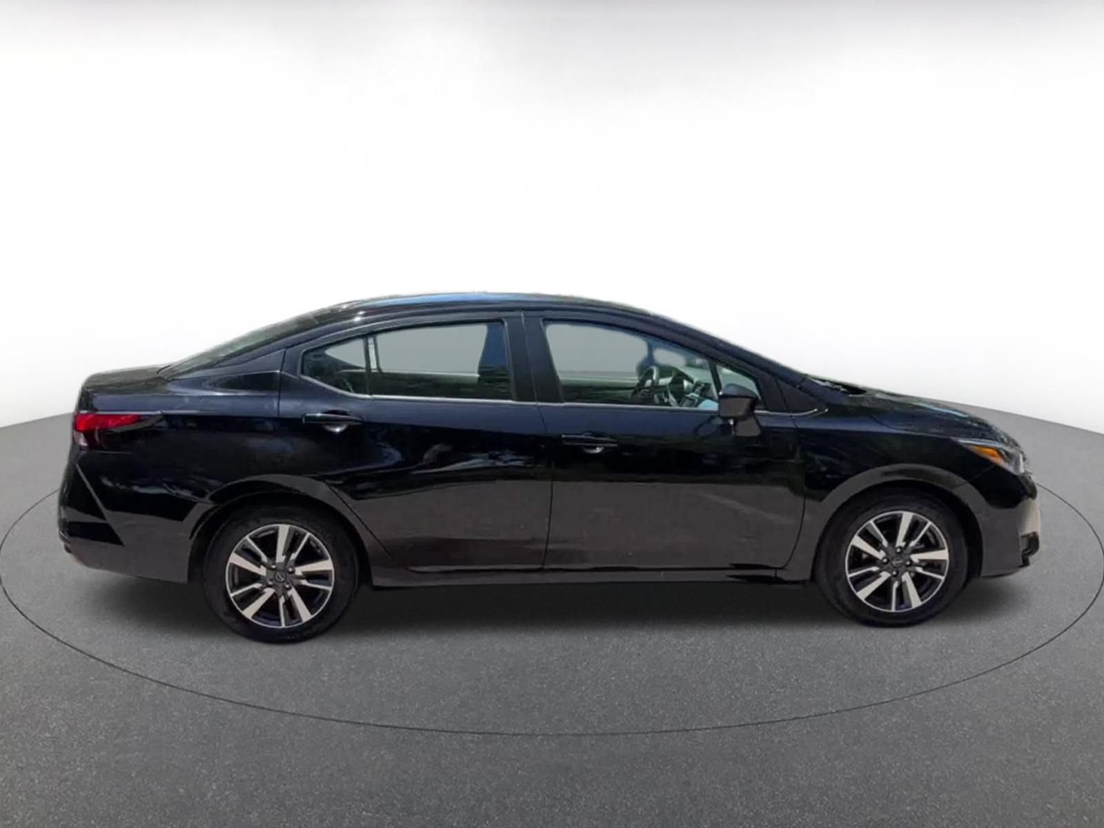 Used 2025 Nissan Versa SV FWD image 15