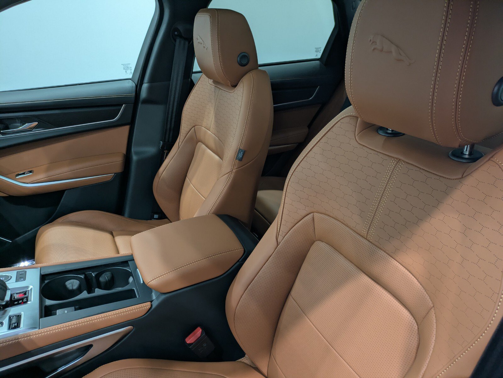 New 2026 Jaguar F-PACE R-Dynamic S AWD/4WD image 8