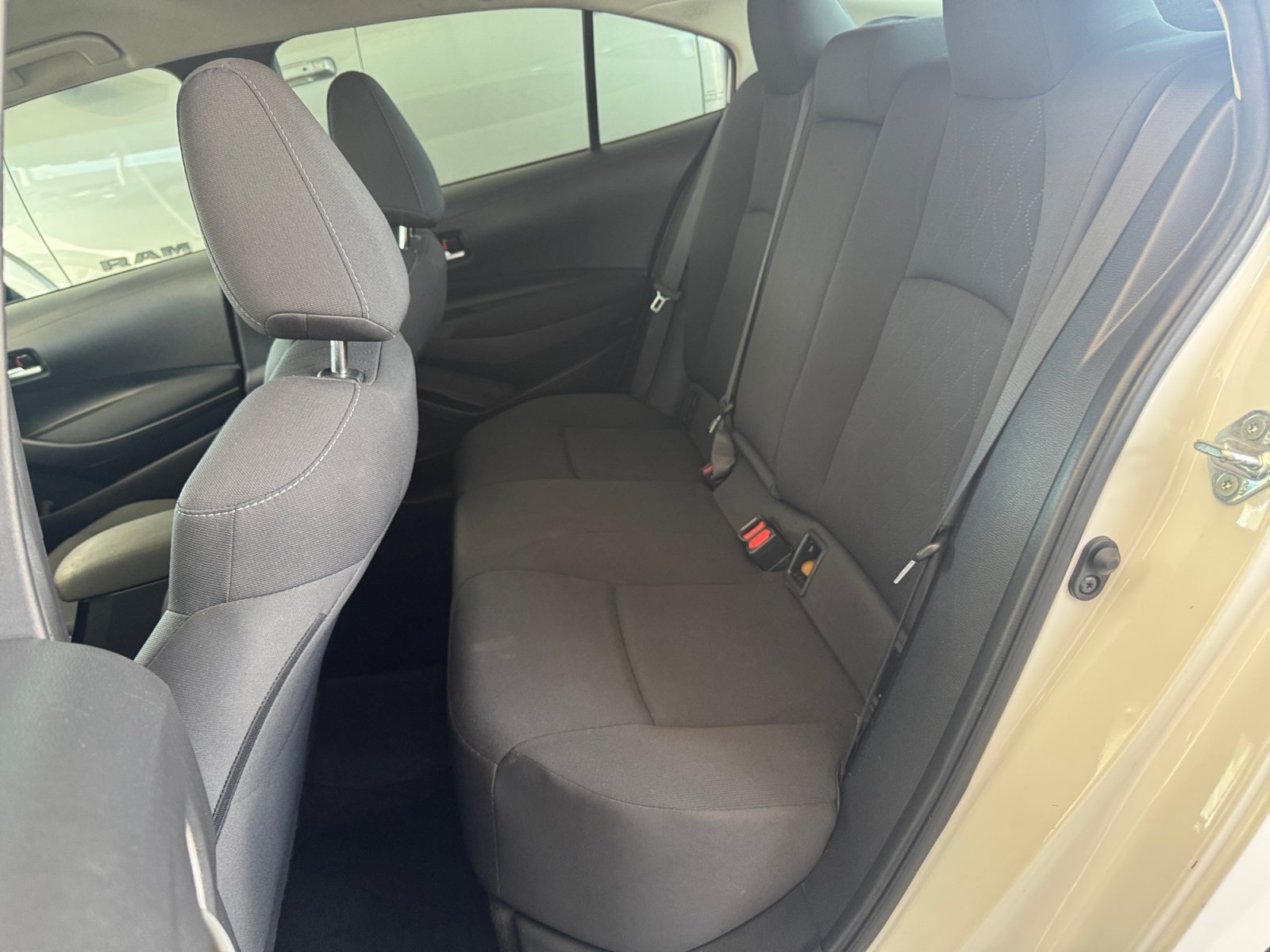 Used 2020 Toyota Corolla LE w/ Carpet Mat Package (TMS) FWD image 26