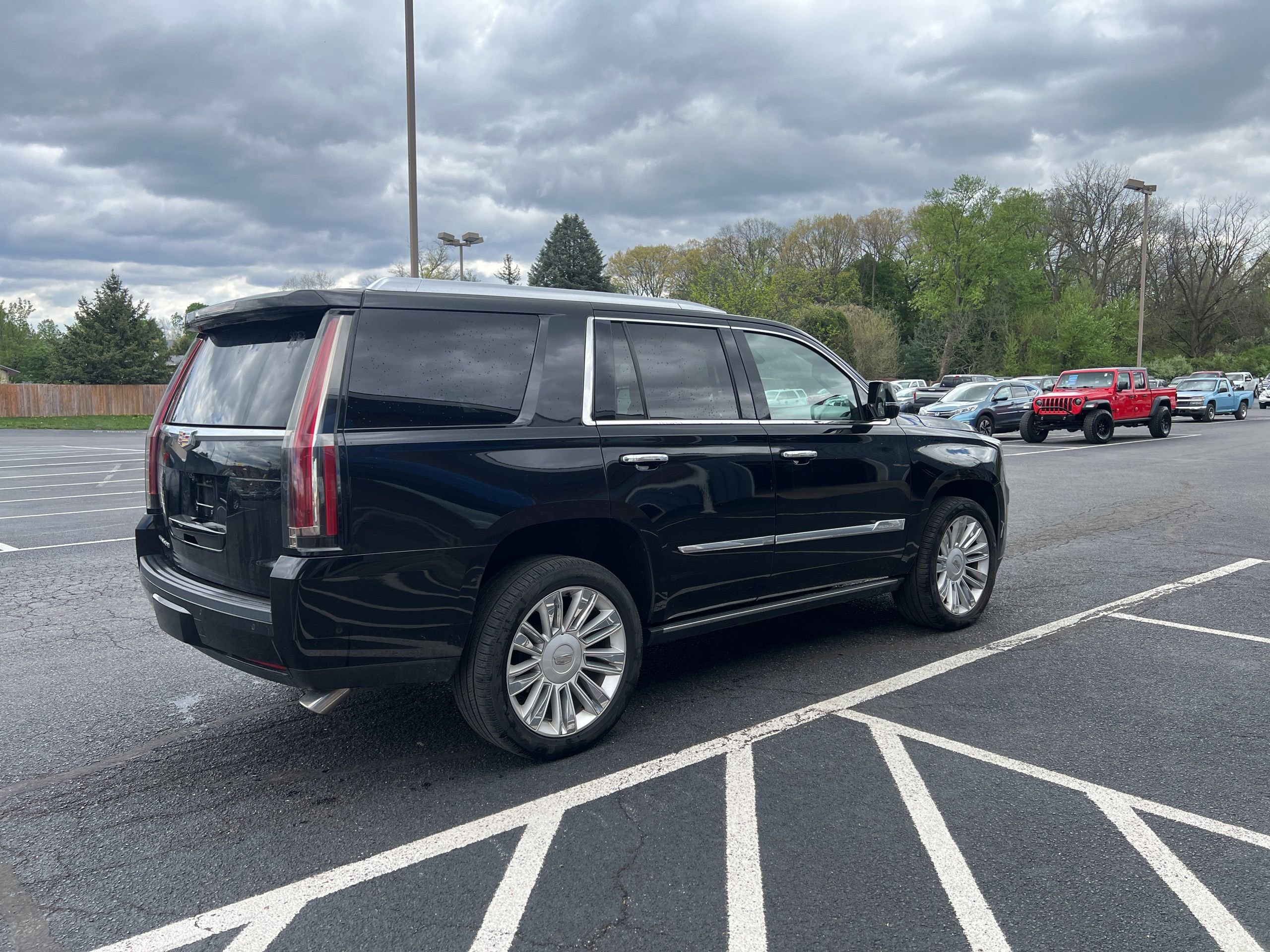 Used 2017 Cadillac Escalade Platinum AWD/4WD image 6
