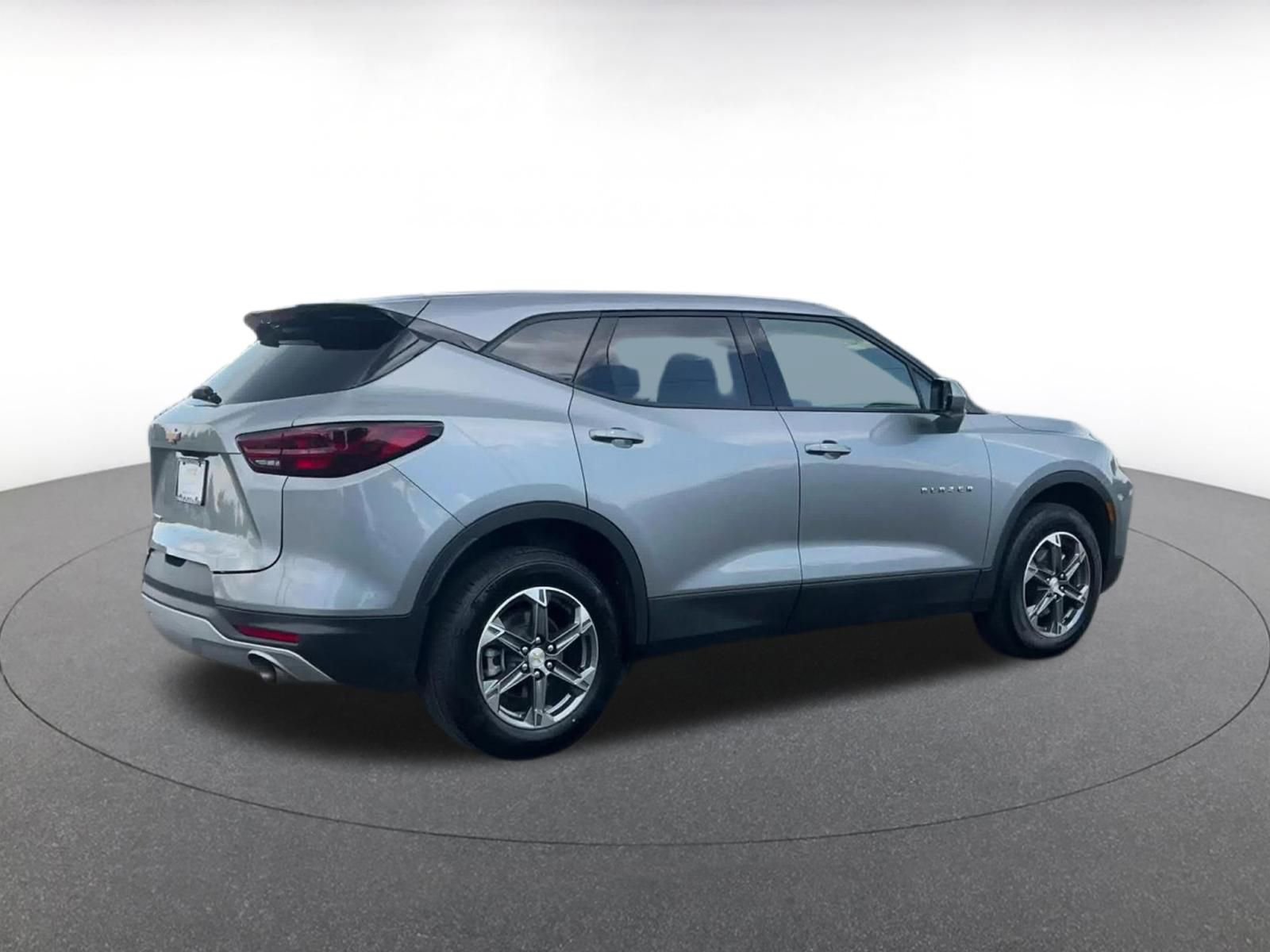 Used 2025 Chevrolet Blazer LT FWD image 15