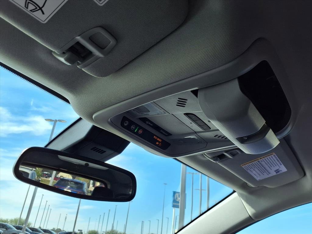 Used 2024 GMC Terrain SLT image 14